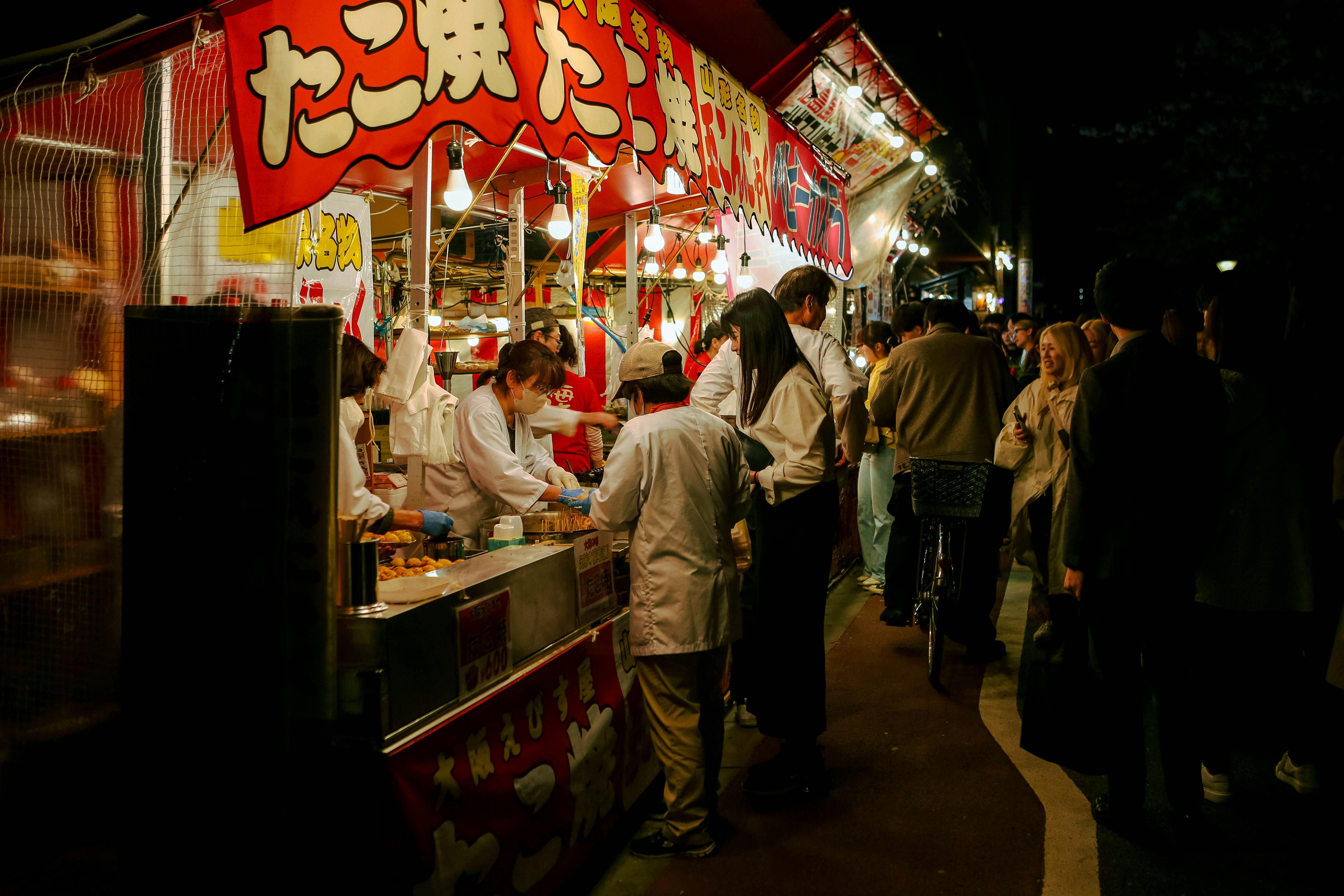 People in Chinatown